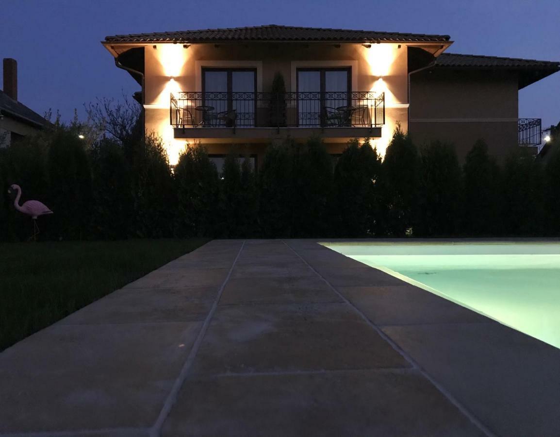 Villa Aruba & Private Spa Suites Кестели Екстериор снимка